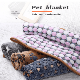 Soft Fluffy Star Print Dog Blanket High Quality Warm Comfortable Pet Mat Lightweight Cozy Bed Couch Travel Pet Supply for Dogs Cats (Color: Coffee color polka, size: middle puppie76X53cm)
